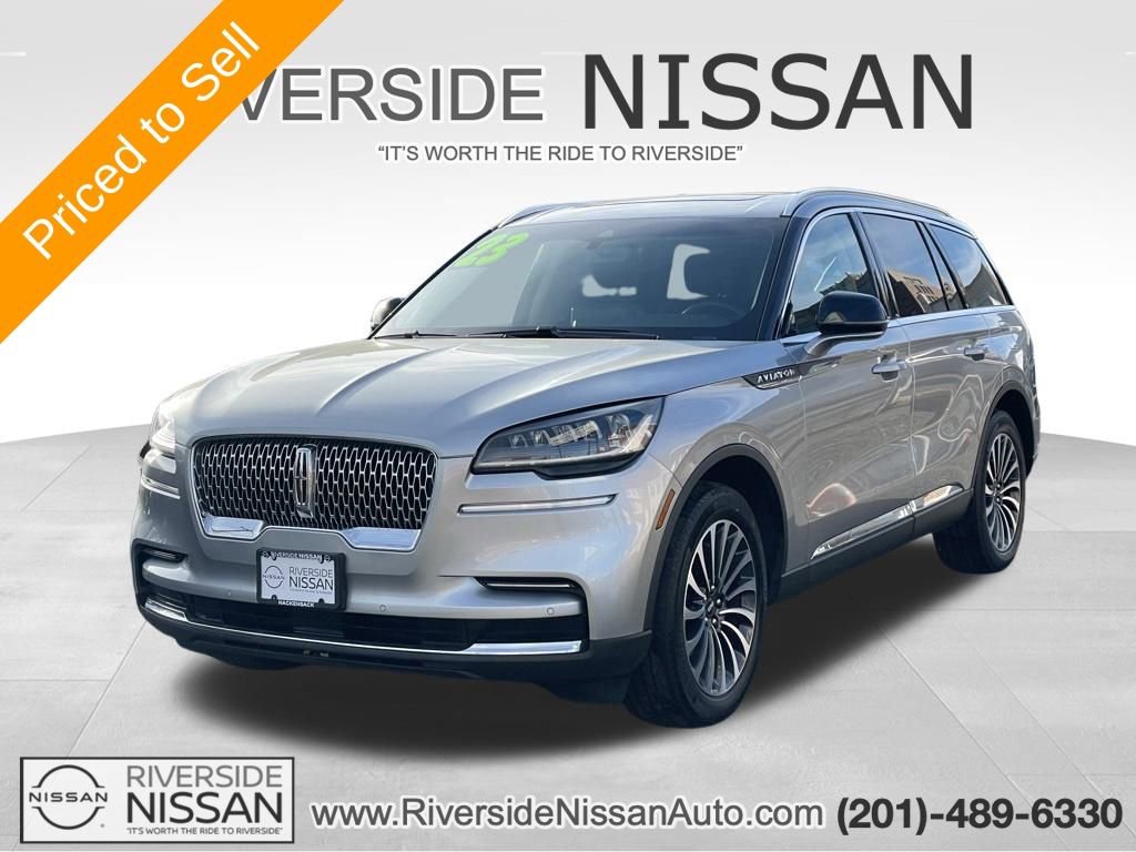 Used 2023 Lincoln Aviator AWD w/ Premium Package image 1