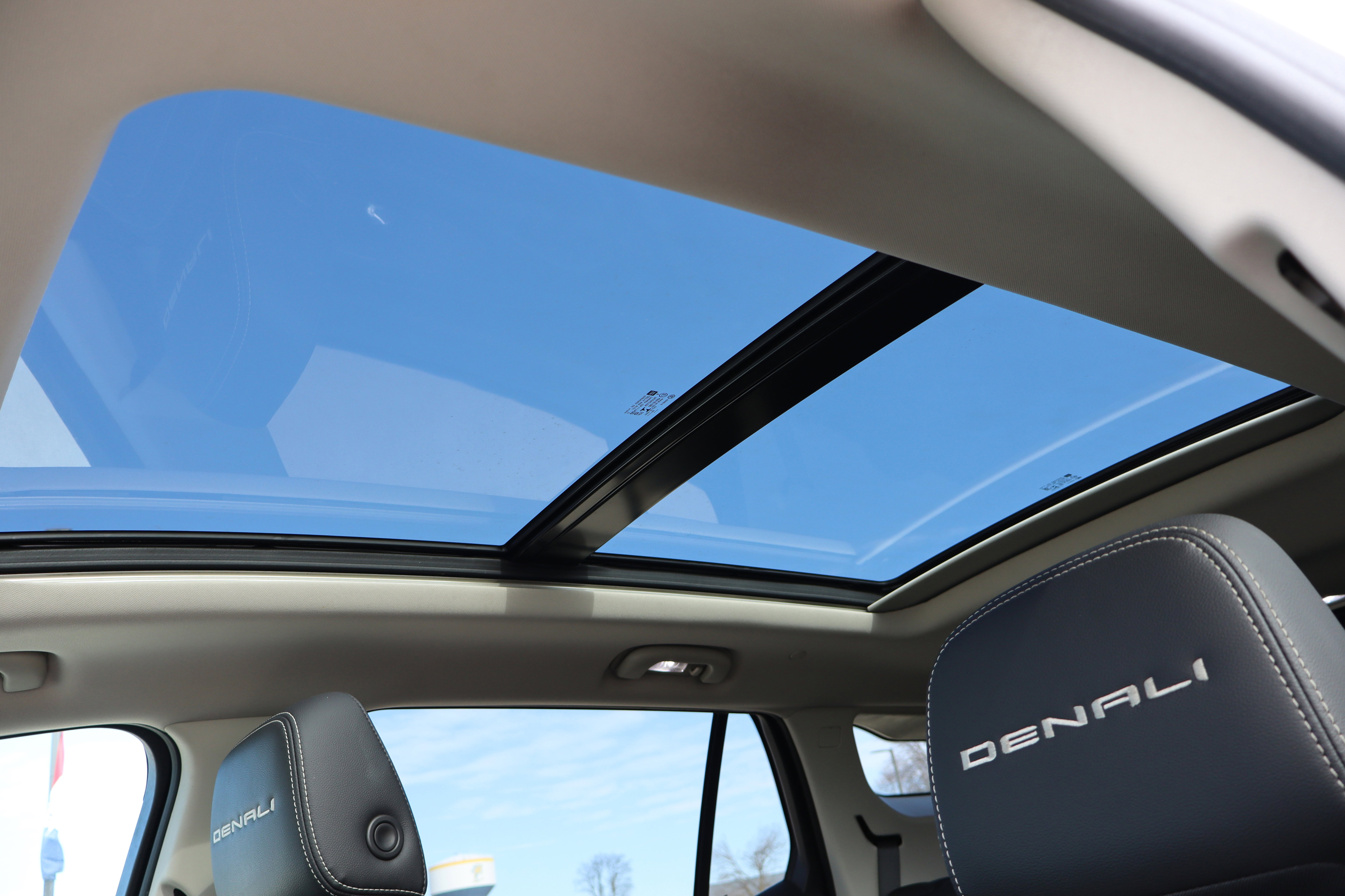 Used 2023 GMC Terrain Denali w/ Denali Premium Package image 25