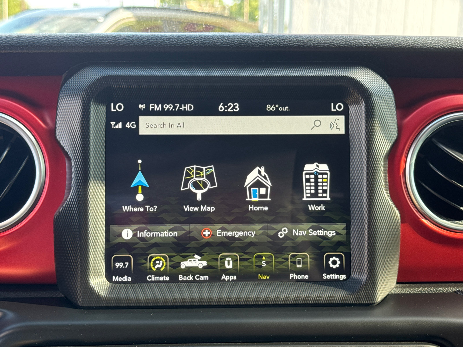 Used 2022 Jeep Gladiator Rubicon w/ Cold Weather Group AWD/4WD image 13