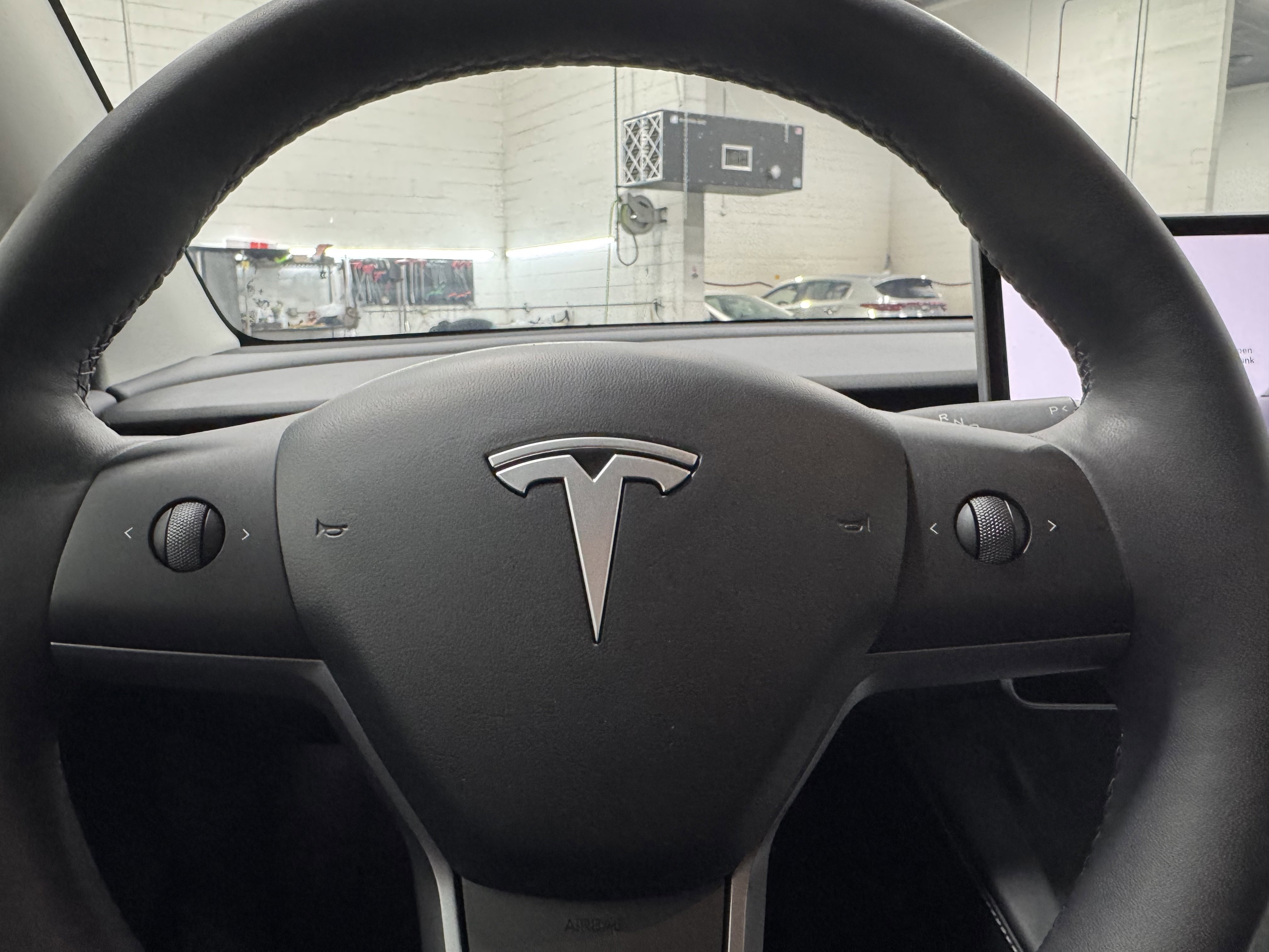 Used 2024 Tesla Model Y Long Range AWD/4WD image 30