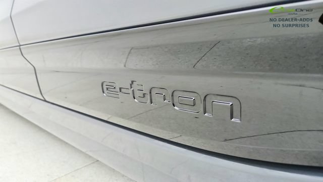 Used 2025 Audi A6 e-tron Premium Plus w/ Premium Plus RWD image 32