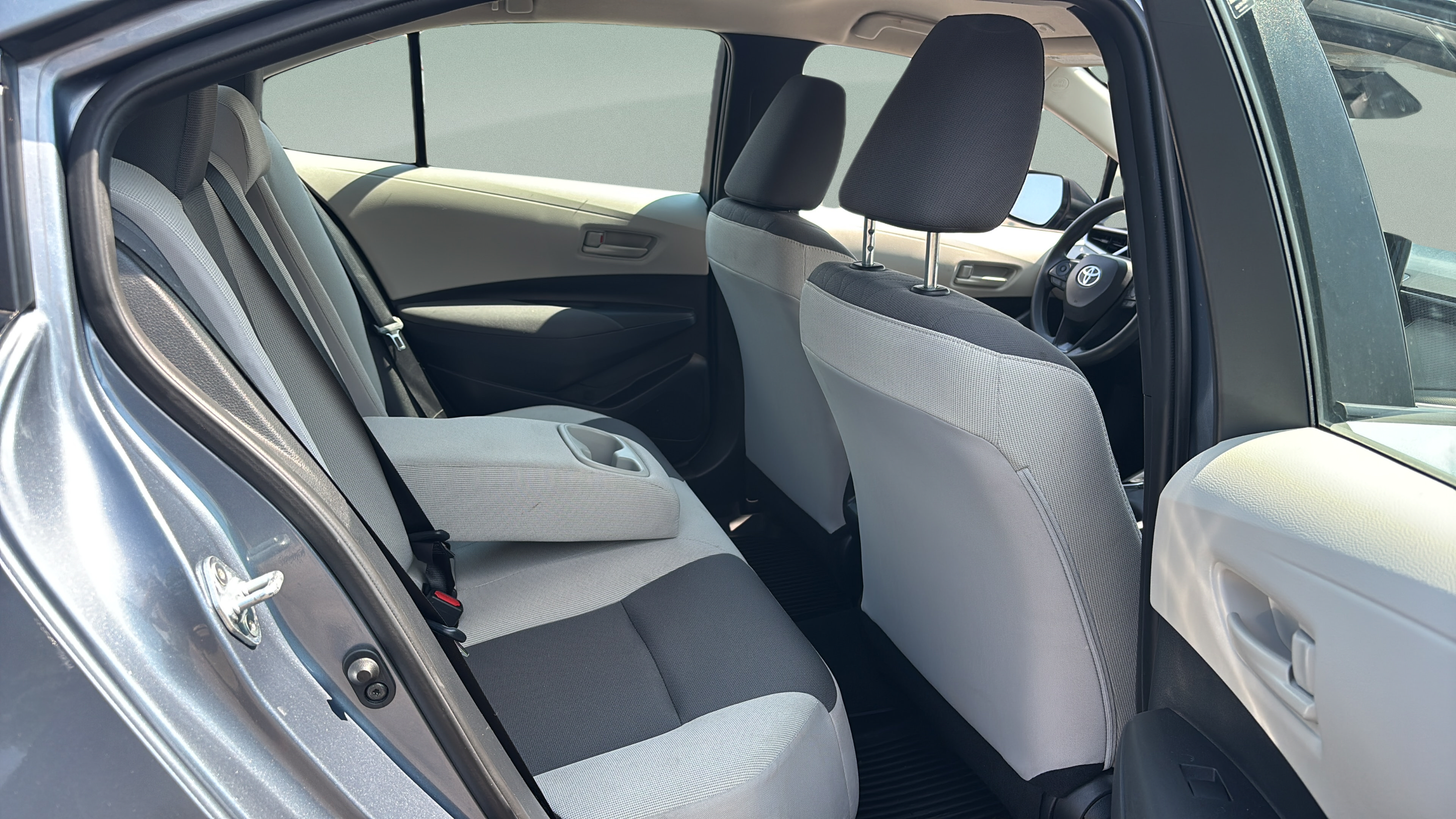 Used 2025 Toyota Corolla LE FWD image 15