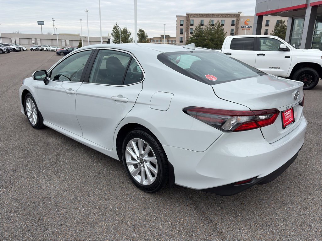 Used 2024 Toyota Camry LE image 3