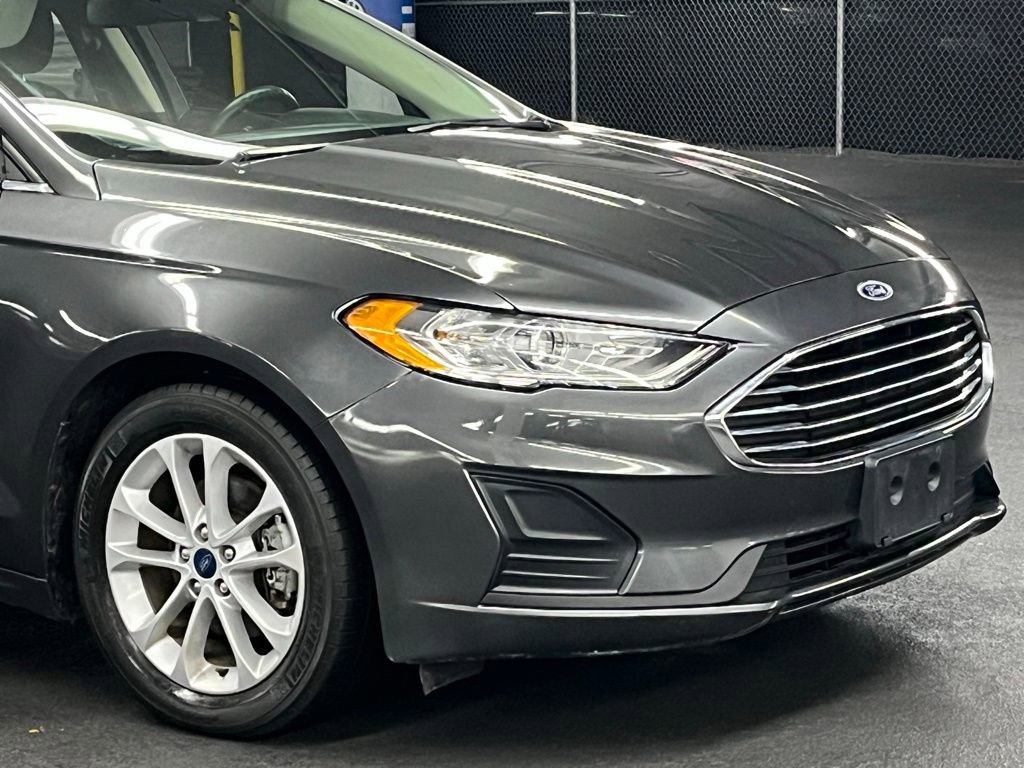 Used 2020 Ford Fusion SE FWD image 35