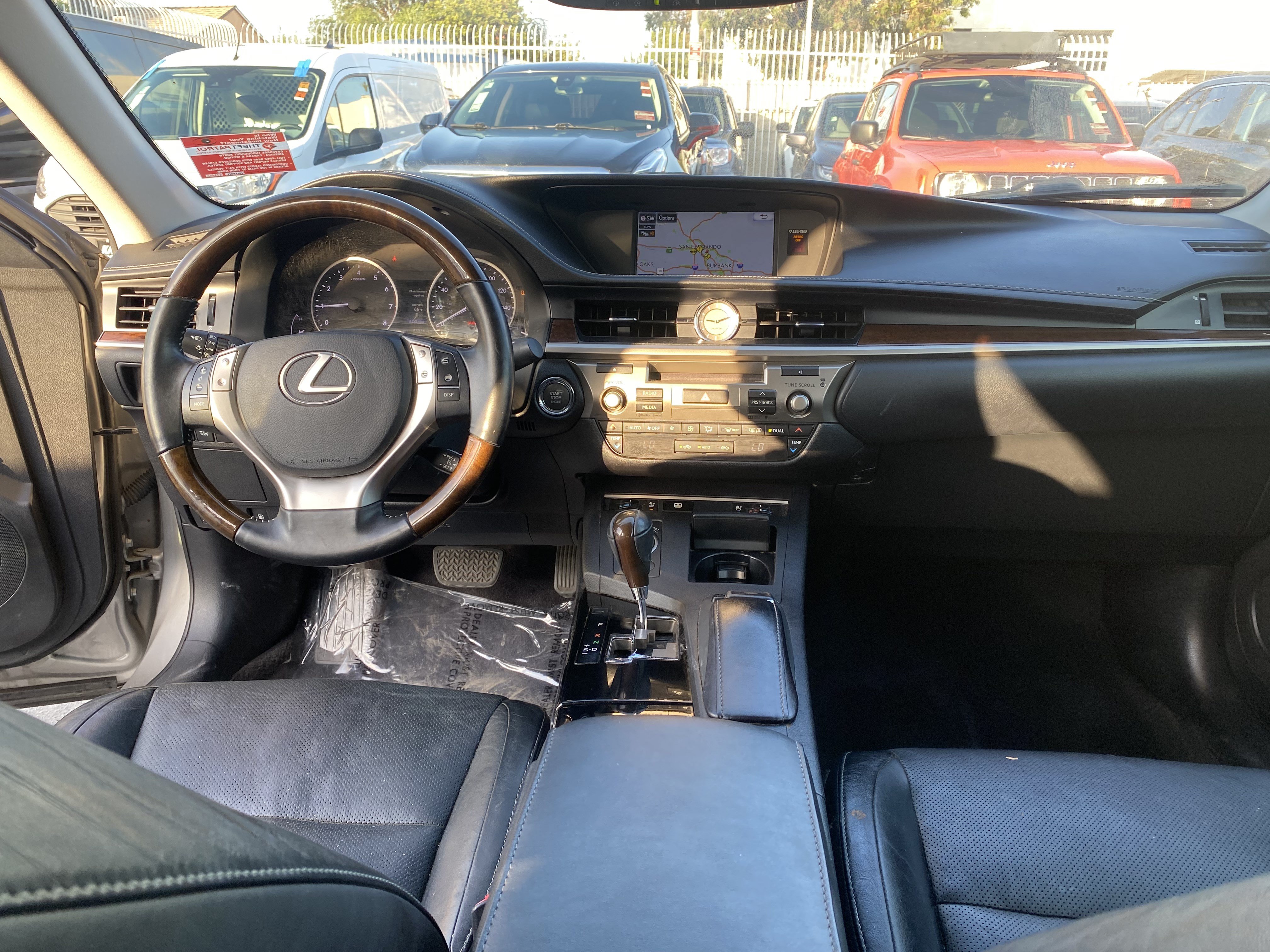 Used 2015 Lexus ES 350 w/ Luxury Package FWD image 18
