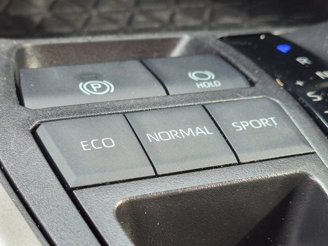 Used 2024 Toyota RAV4 XLE FWD image 21