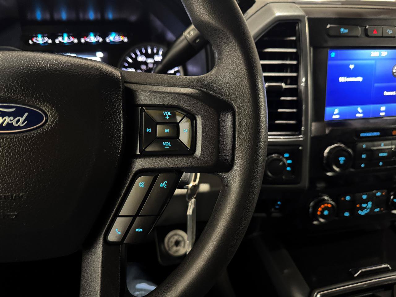 Used 2022 Ford F250 XLT w/ XLT Value Package AWD/4WD image 22