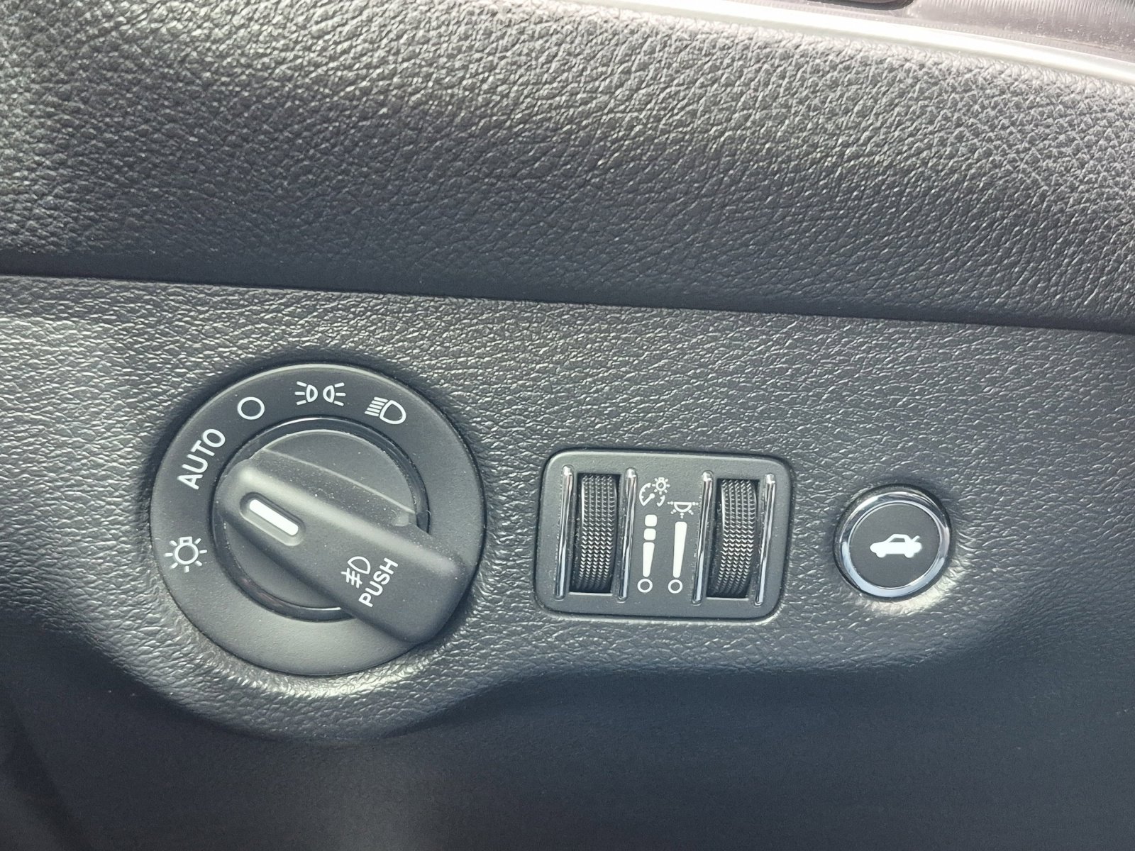 Used 2022 Dodge Challenger GT w/ Blacktop Package image 30