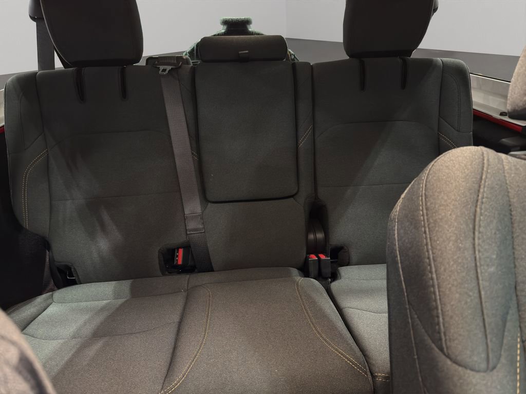 Used 2025 Jeep Wrangler Willys image 17