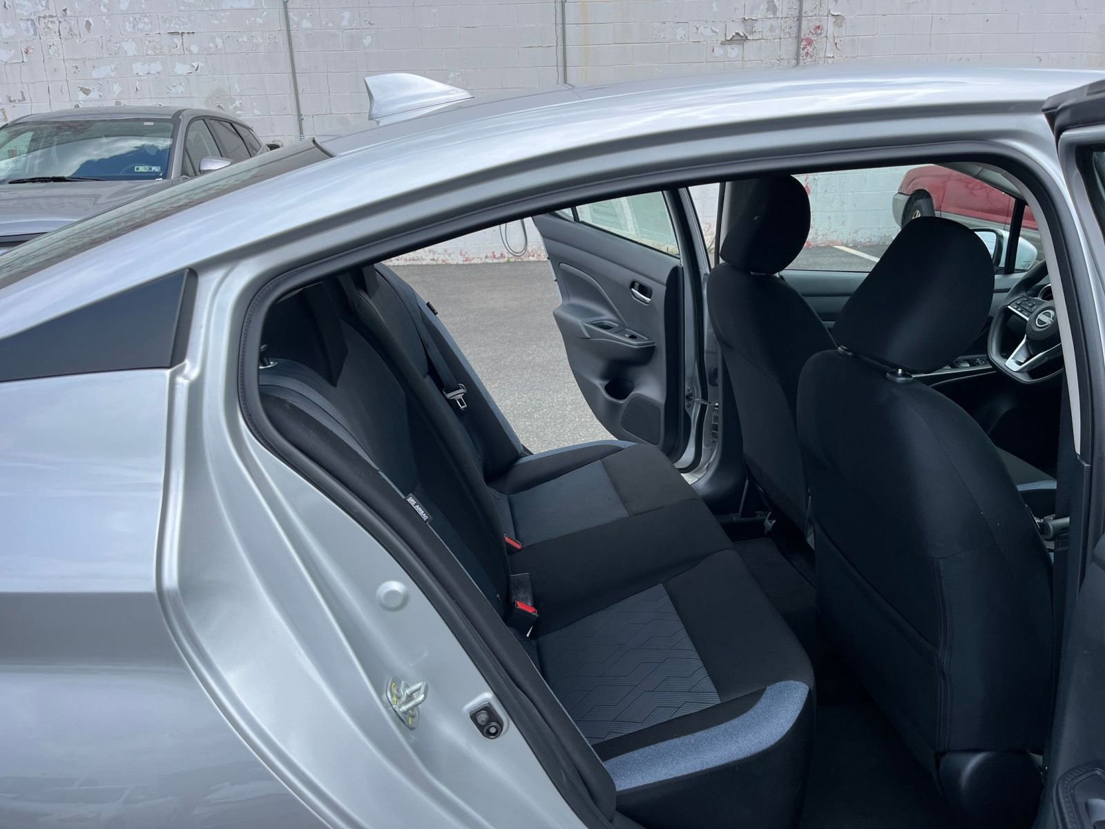 Used 2025 Nissan Versa SV FWD image 25