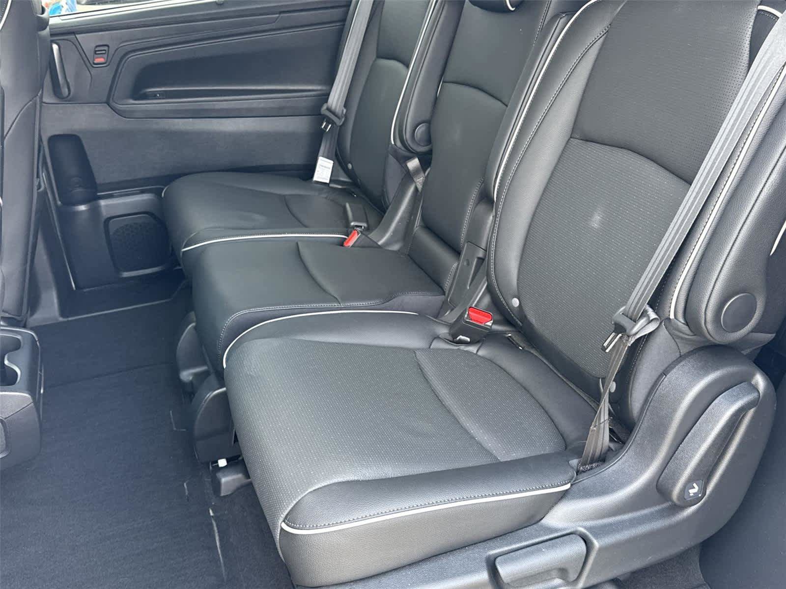 Used 2026 Honda Odyssey Elite image 14