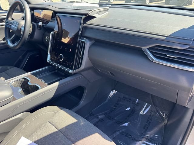 Certified 2025 GMC Acadia Elevation AWD/4WD image 6