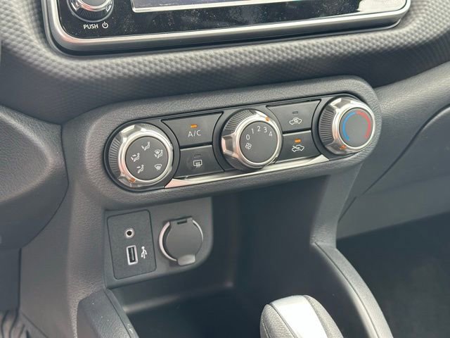 Used 2025 Nissan Kicks Play S image 41