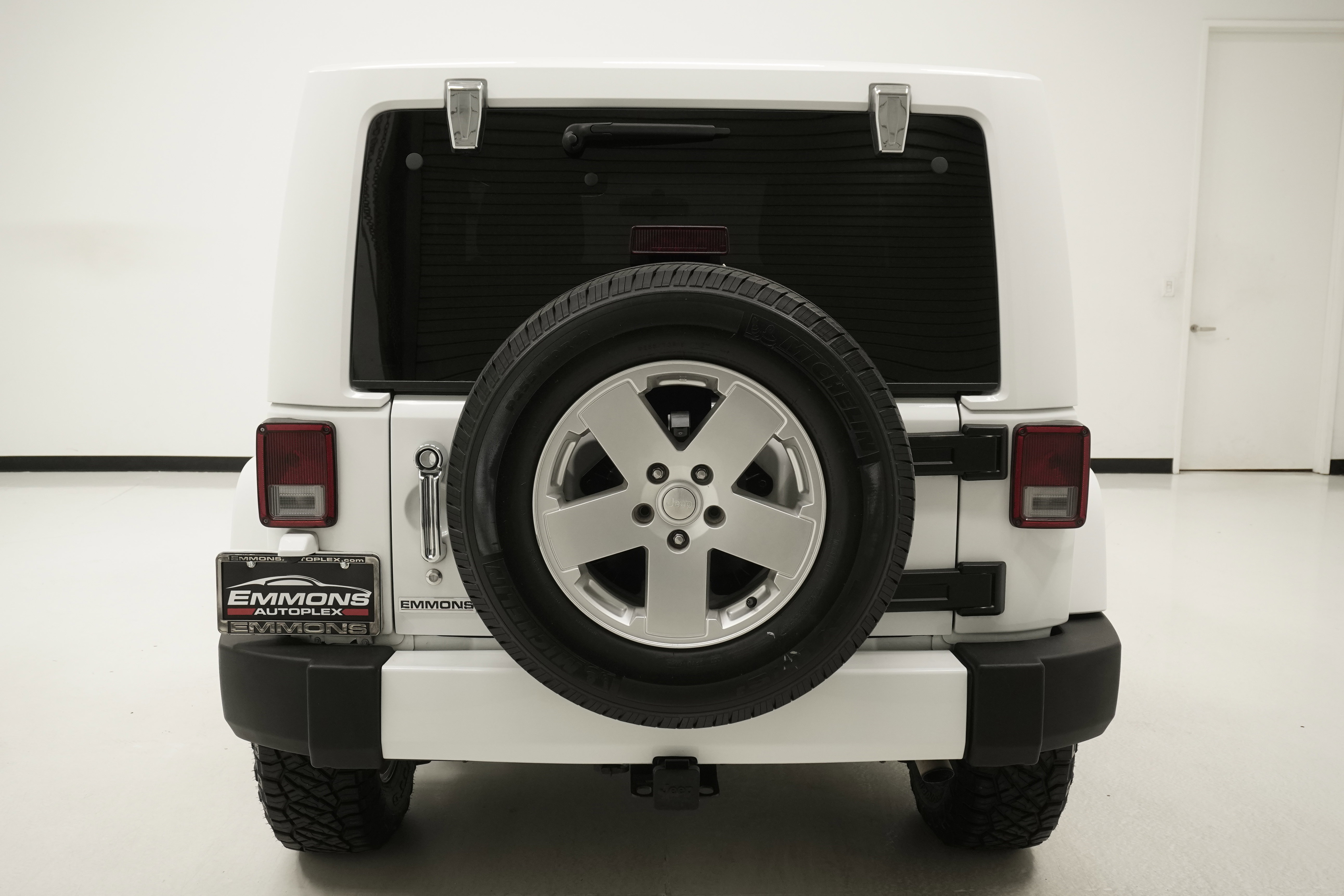 Used 2011 Jeep Wrangler Sahara w/ Connectivity Group image 5