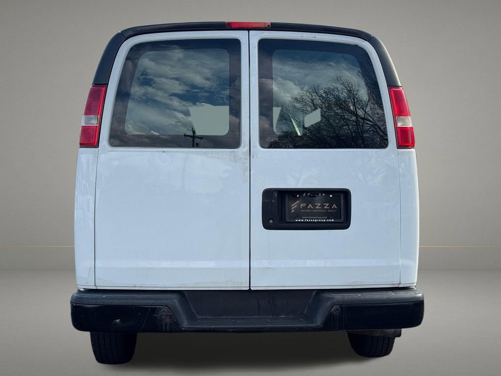 Used 2017 Chevrolet Express 2500 image 4