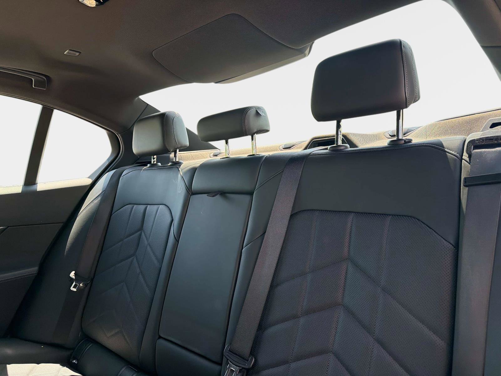 Used 2025 BMW 530i w/ Premium Package RWD image 14