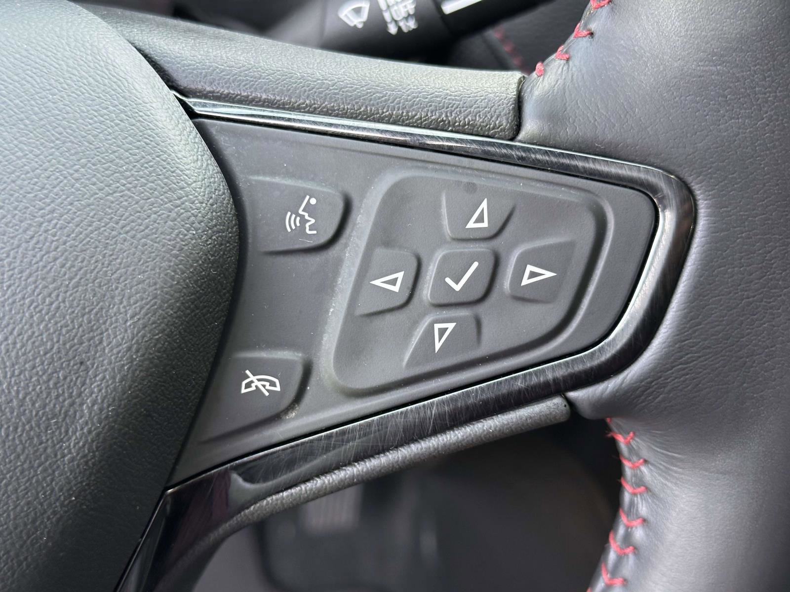 Used 2022 Chevrolet Equinox RS image 21