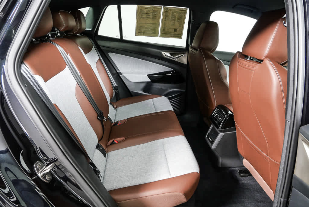 Used 2024 Volkswagen ID.4 2WD image 25