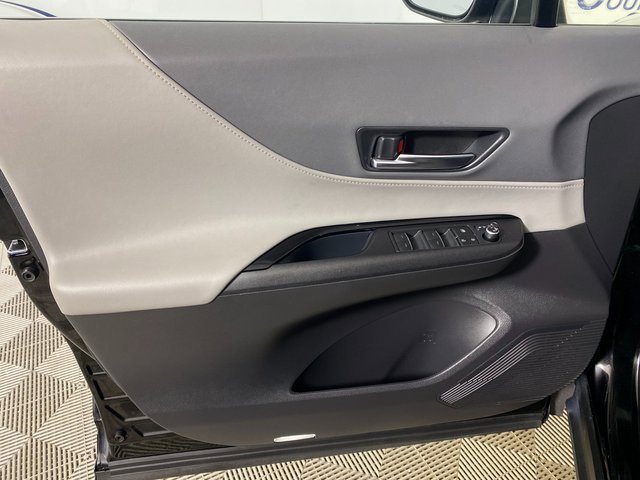 Certified 2023 Toyota Venza LE image 20