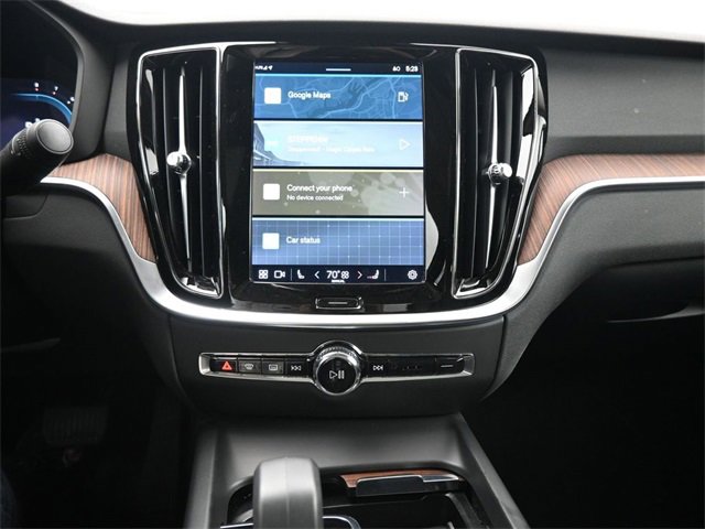 Used 2023 Volvo S60 B5 Plus image 12