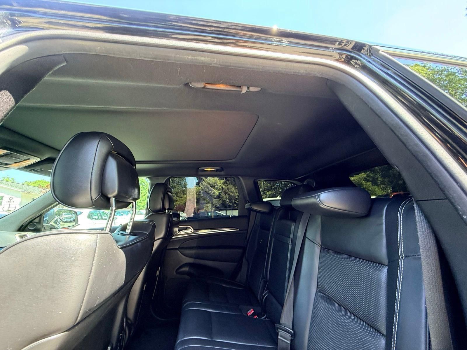 Used 2014 Jeep Grand Cherokee Overland AWD/4WD image 35