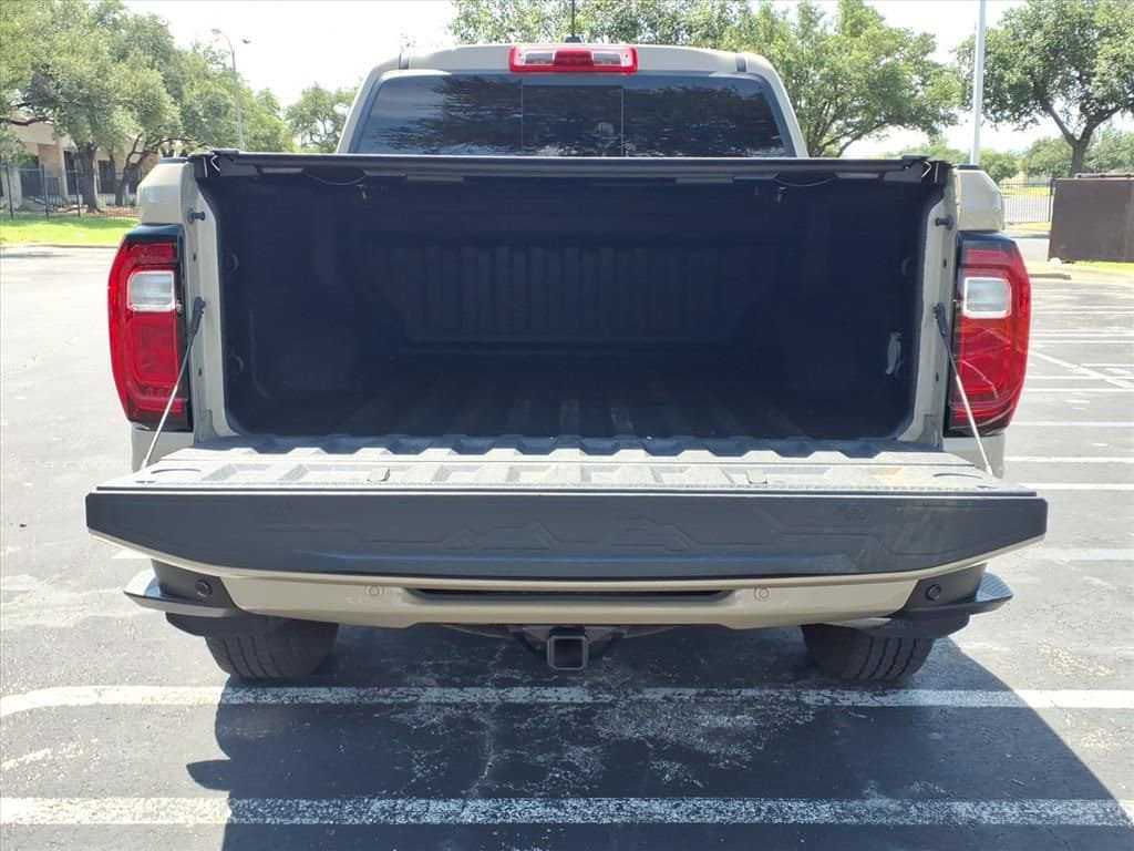 Used 2023 GMC Canyon AT4 w/ AT4 Premium Package AWD/4WD image 17