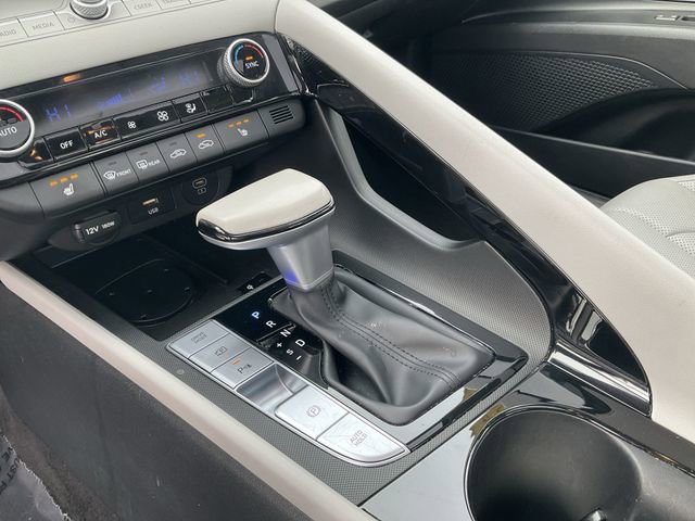 Used 2024 Hyundai Elantra Limited image 24