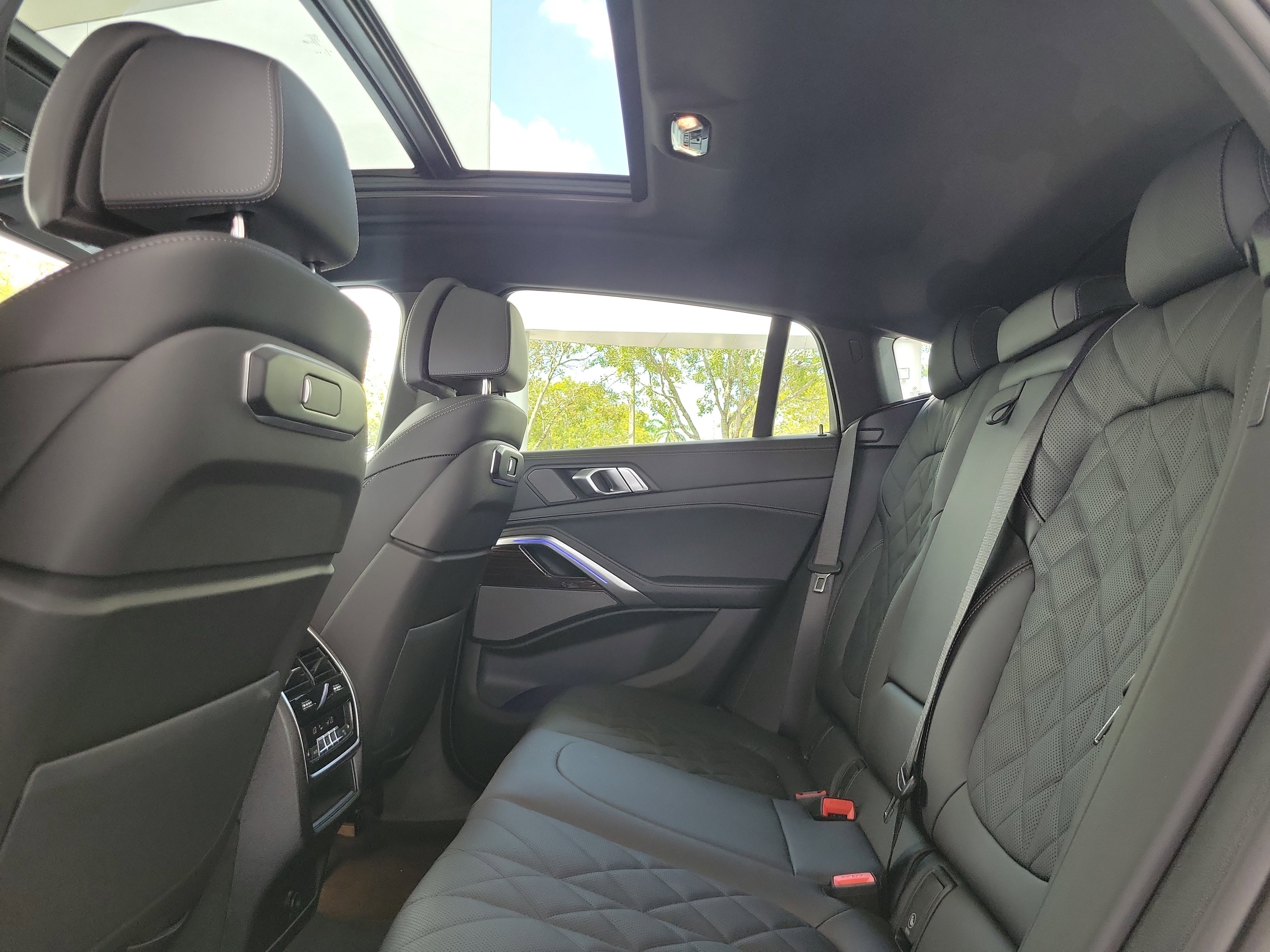 New 2026 BMW X6 xDrive40i image 12