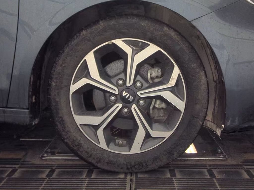 Used 2020 Kia Forte LXS FWD image 26