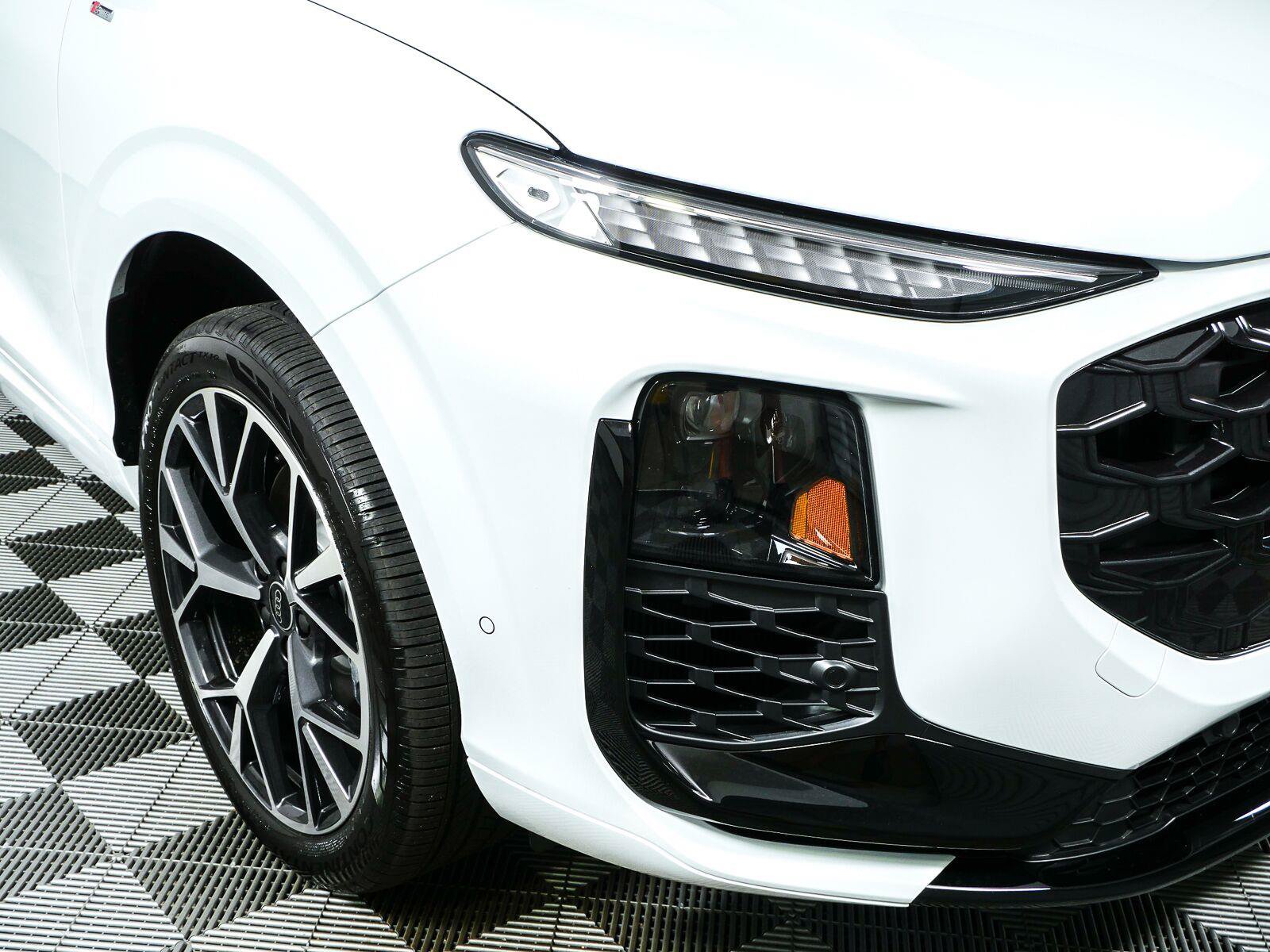 New 2026 Audi Q3 quattro 2.0T AWD/4WD image 38
