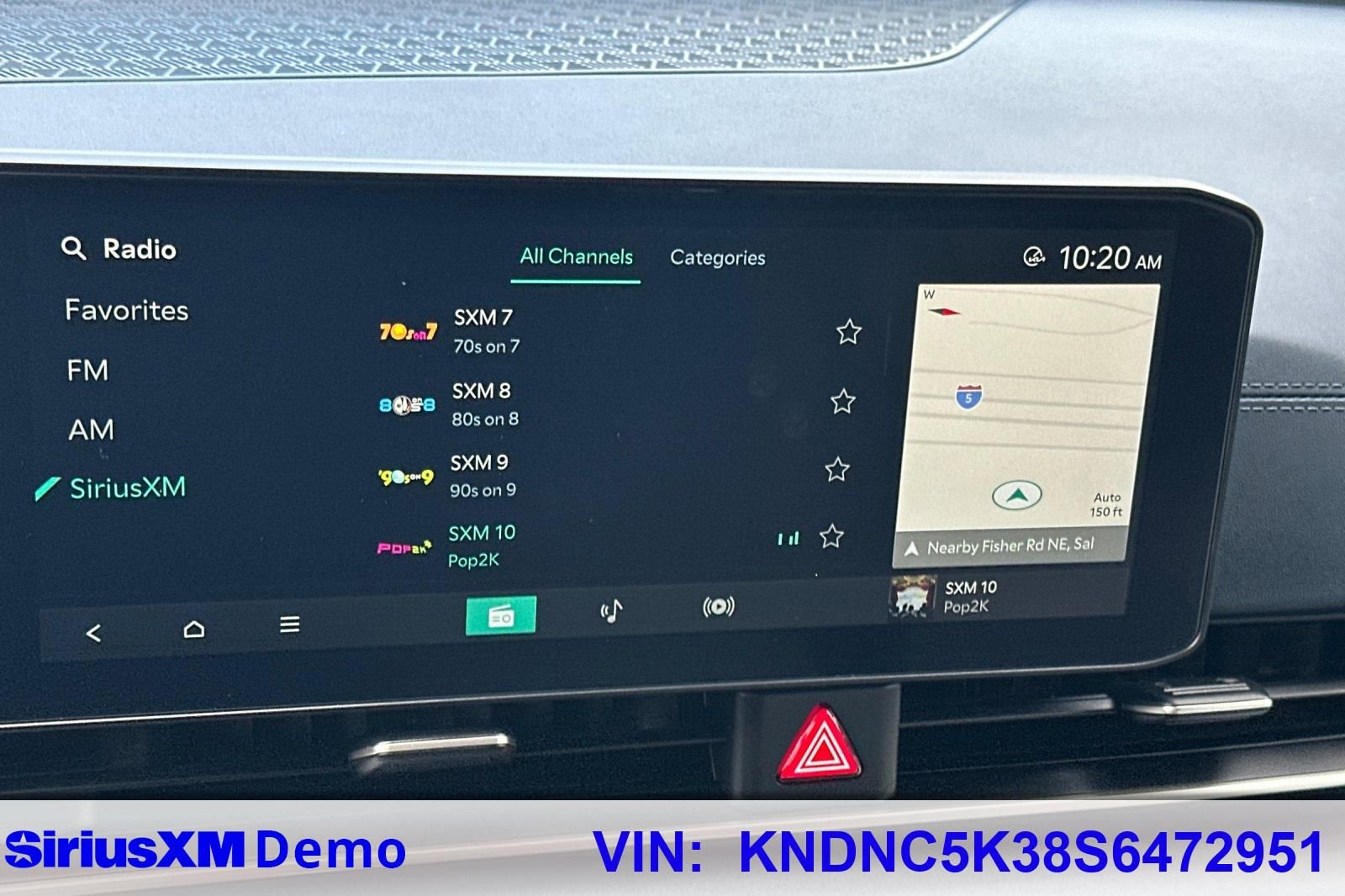 Used 2025 Kia Carnival EX FWD image 27