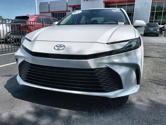 Used 2025 Toyota Camry LE FWD image 3