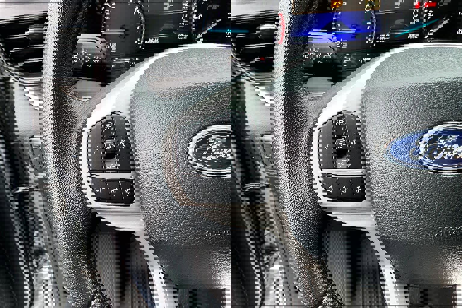 Used 2022 Ford Explorer XLT image 44