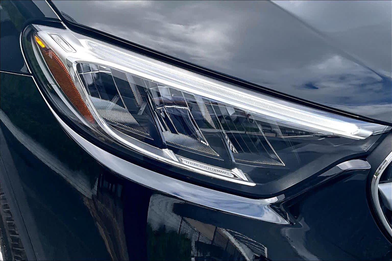 Used 2025 Mercedes-Benz GLC 300 image 27