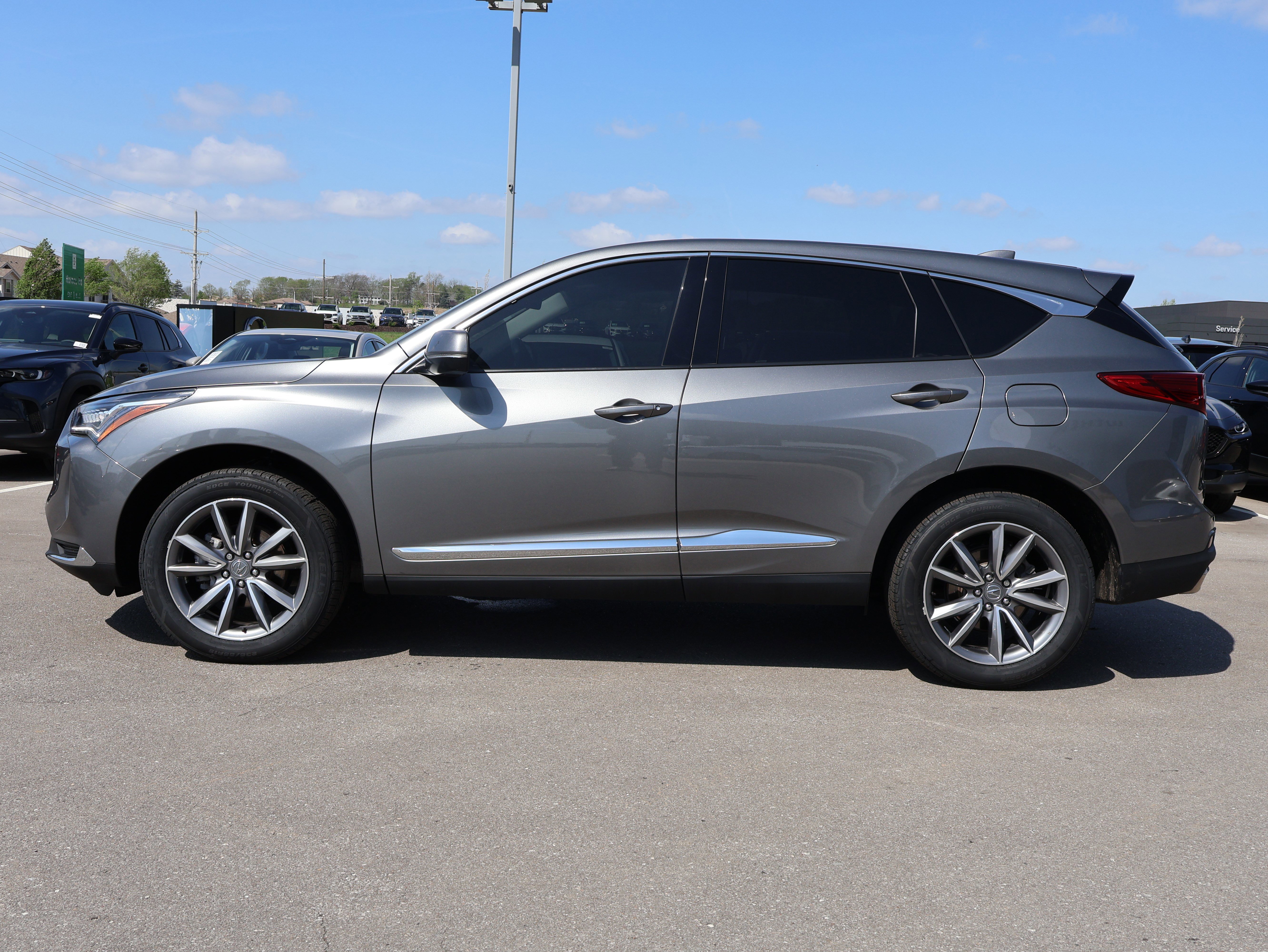 Used 2024 Acura RDX SH-AWD w/ Technology Package image 2