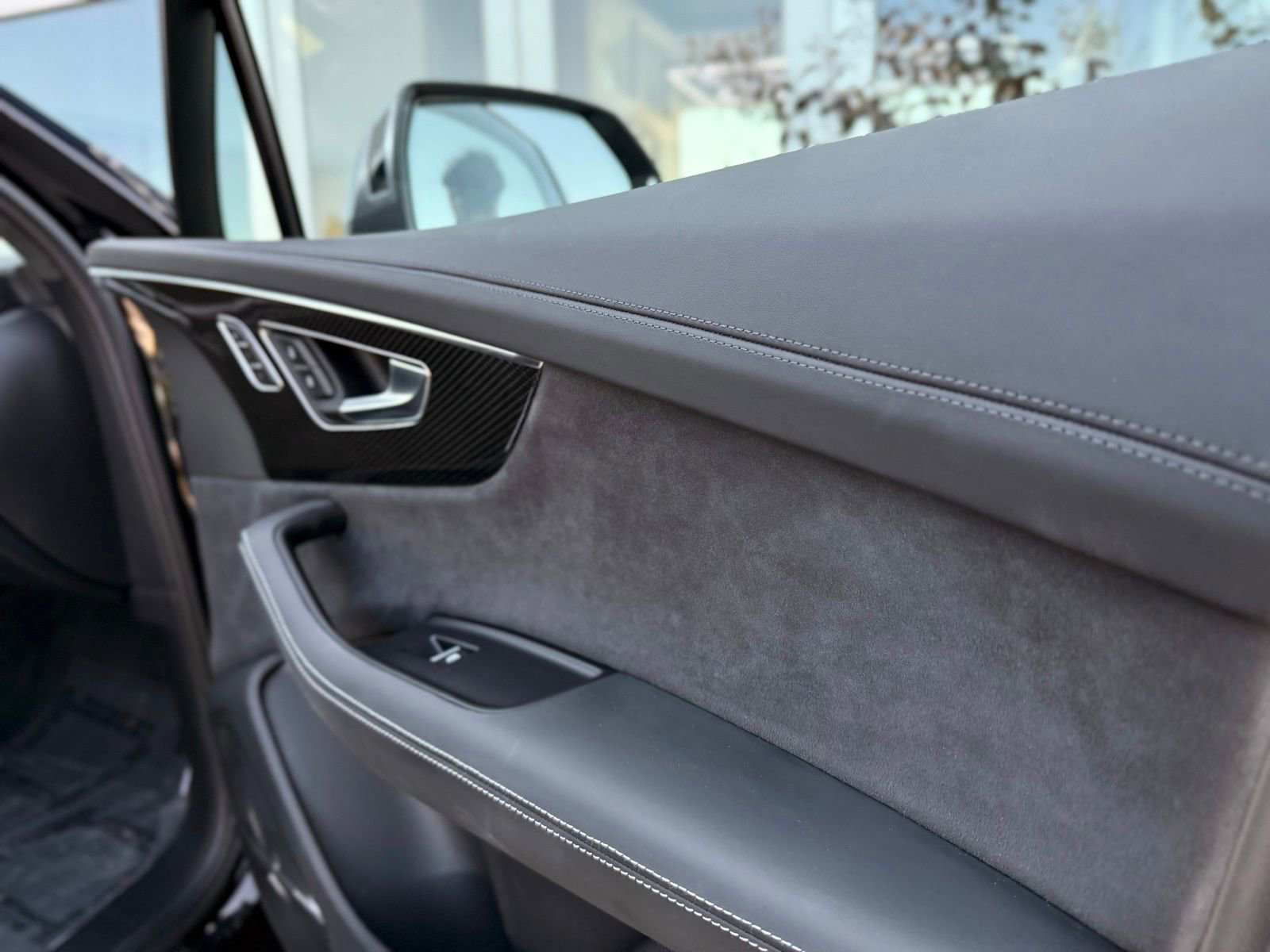 Used 2023 Audi SQ7 Prestige w/ Prestige Package image 34