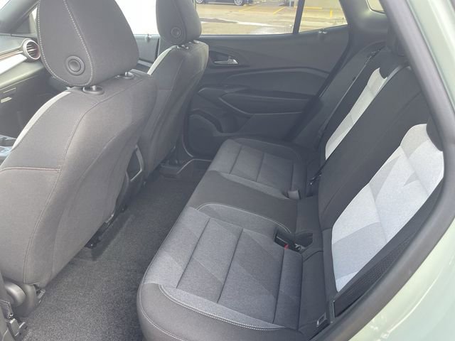 Used 2024 Chevrolet Trax RS w/ Sunroof Package image 13