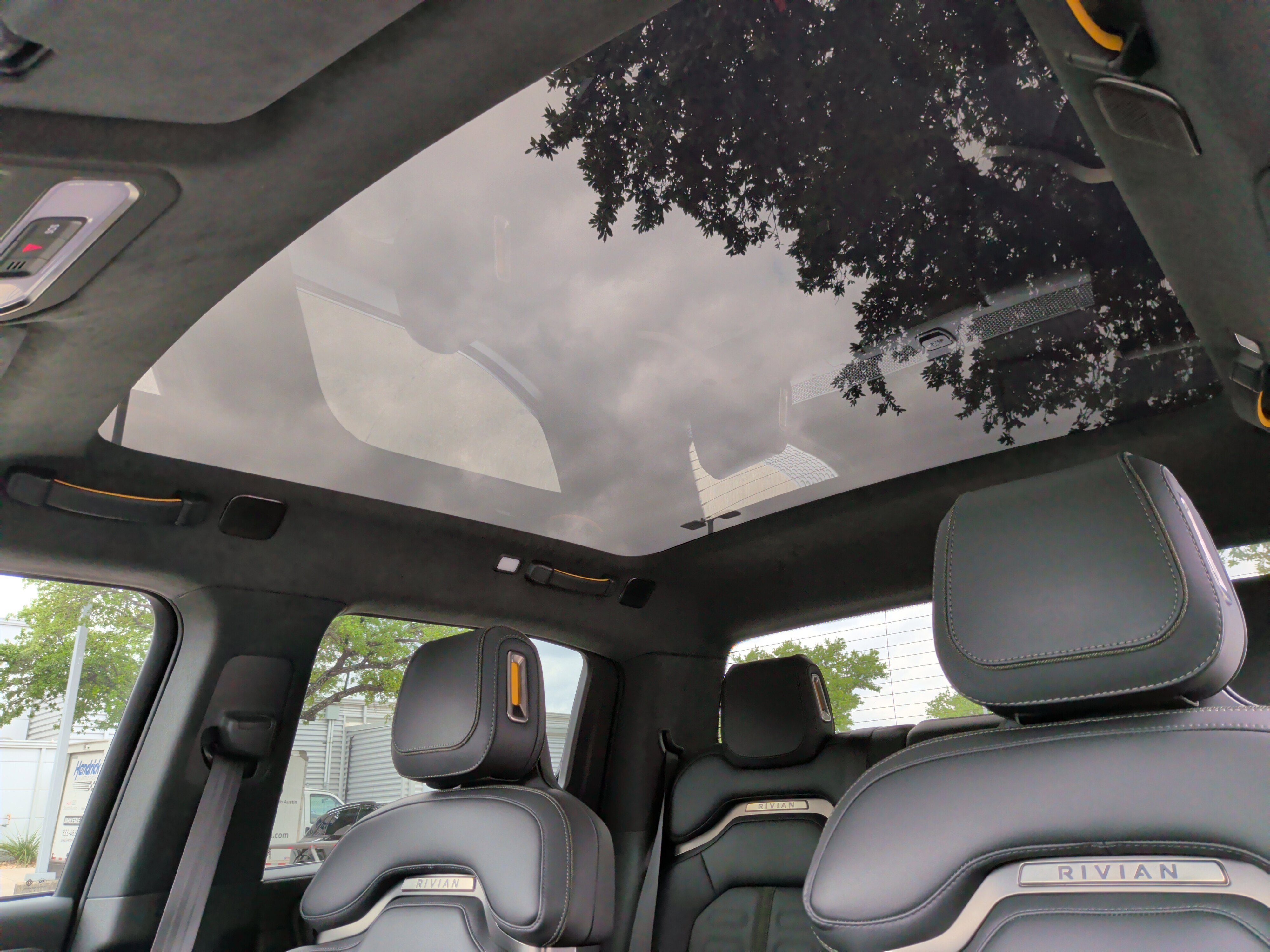 Used 2024 Rivian R1T Adventure image 31