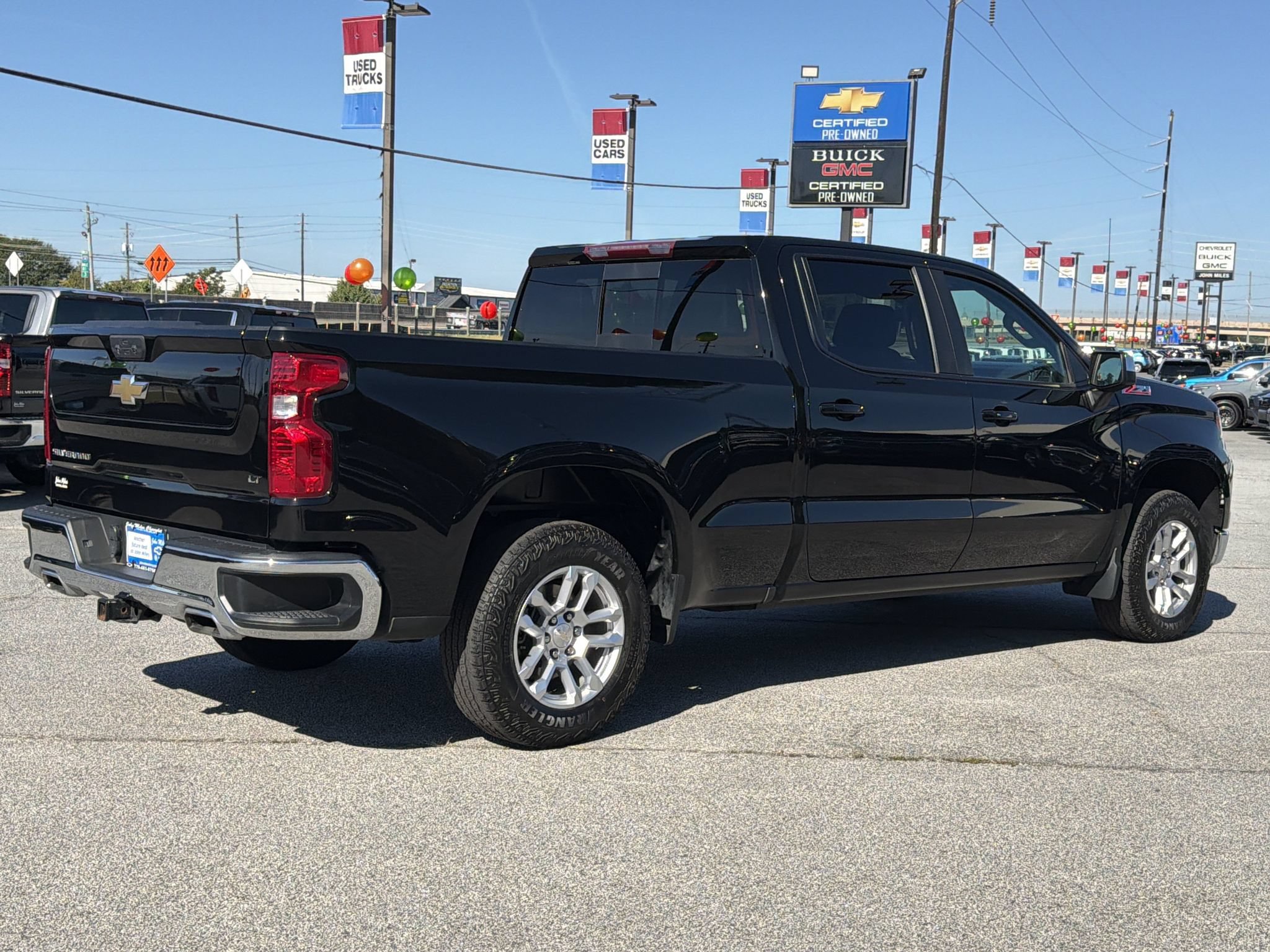 Used 2023 Chevrolet Silverado 1500 LT w/ Z71 Off-Road Package AWD/4WD image 22