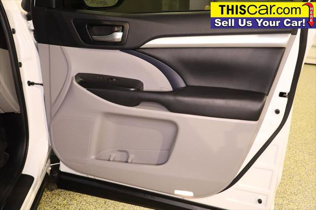 Used 2019 Toyota Highlander XLE FWD image 35