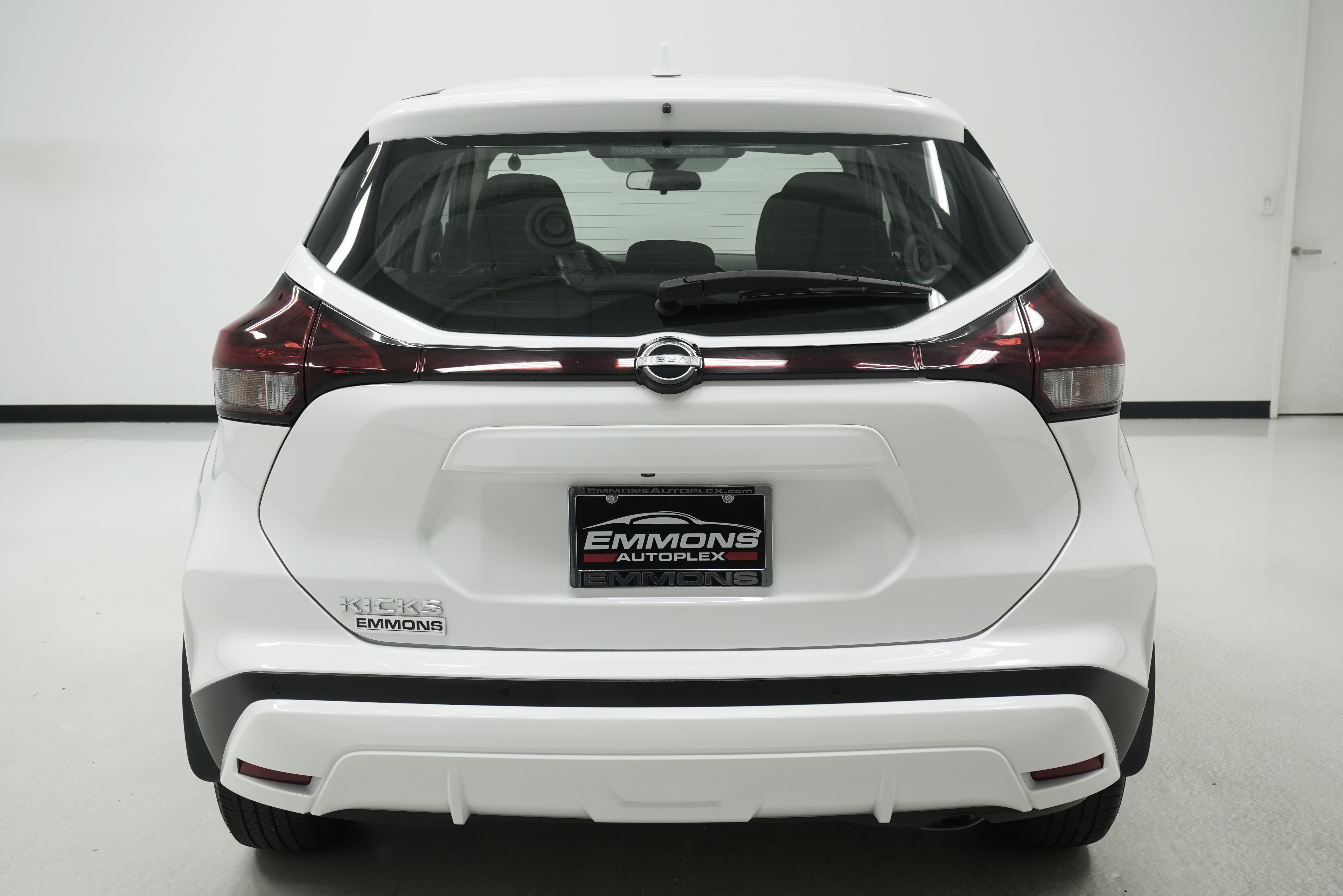 Used 2024 Nissan Kicks S FWD image 5