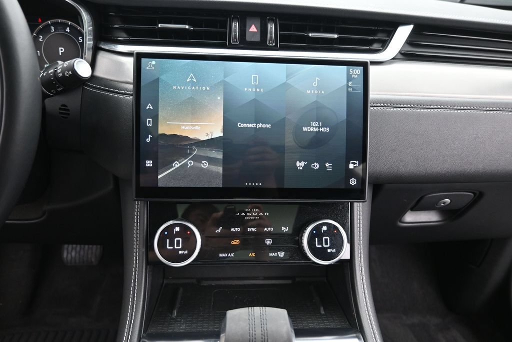 Certified 2024 Jaguar F-PACE R-Dynamic S AWD/4WD image 26