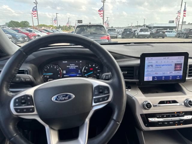 Used 2023 Ford Explorer XLT w/ Equipment Group 202A AWD/4WD image 23
