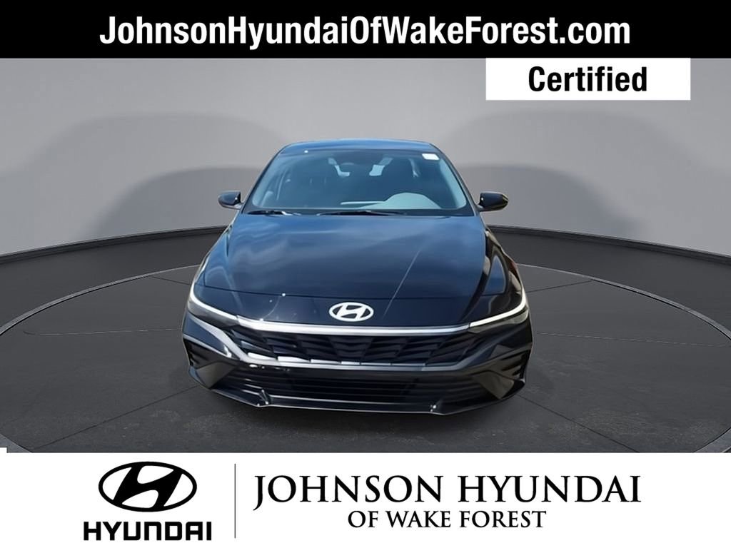 Certified 2025 Hyundai Elantra Sport FWD image 3
