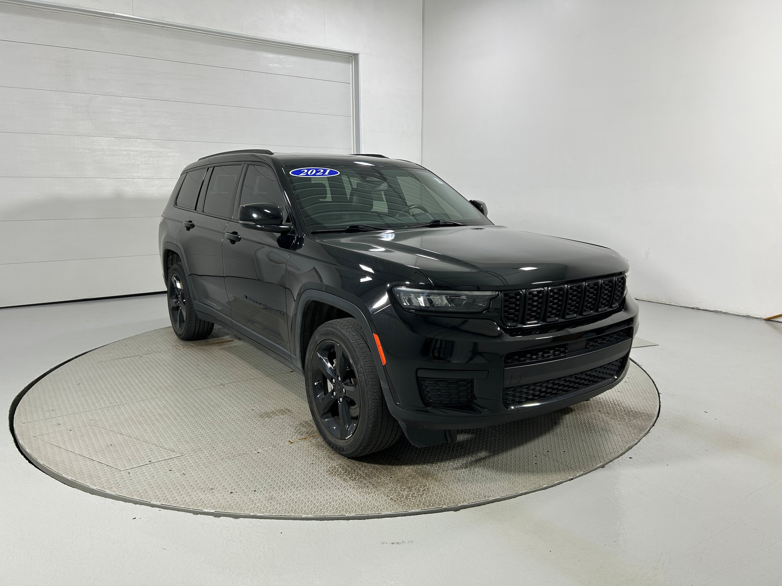 Used 2021 Jeep Grand Cherokee L Laredo AWD/4WD image 2
