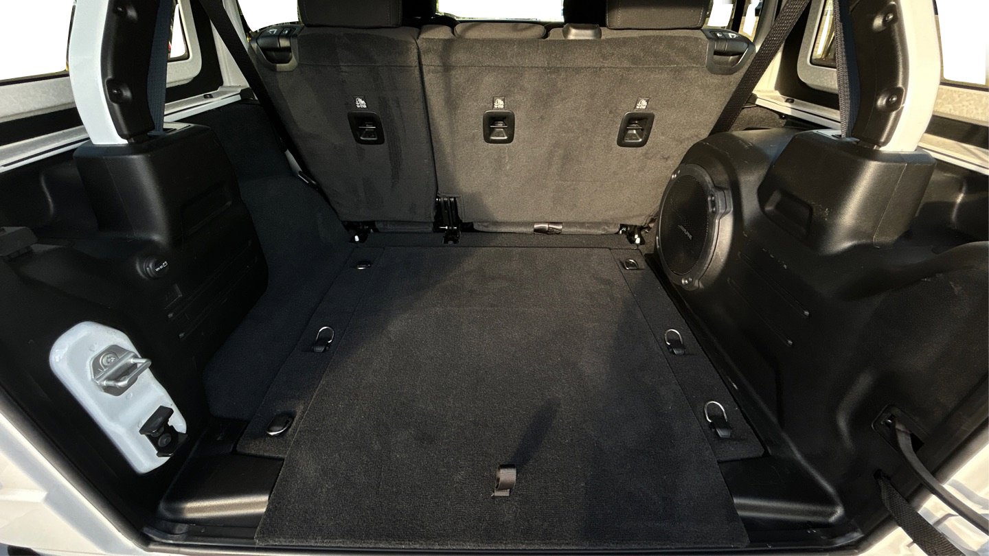 Used 2022 Jeep Wrangler Unlimited Sahara image 31