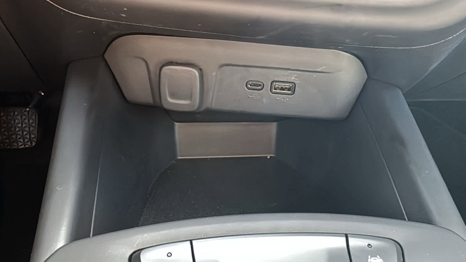 Used 2024 Chevrolet Trax LS w/ LS Convenience Package FWD image 17