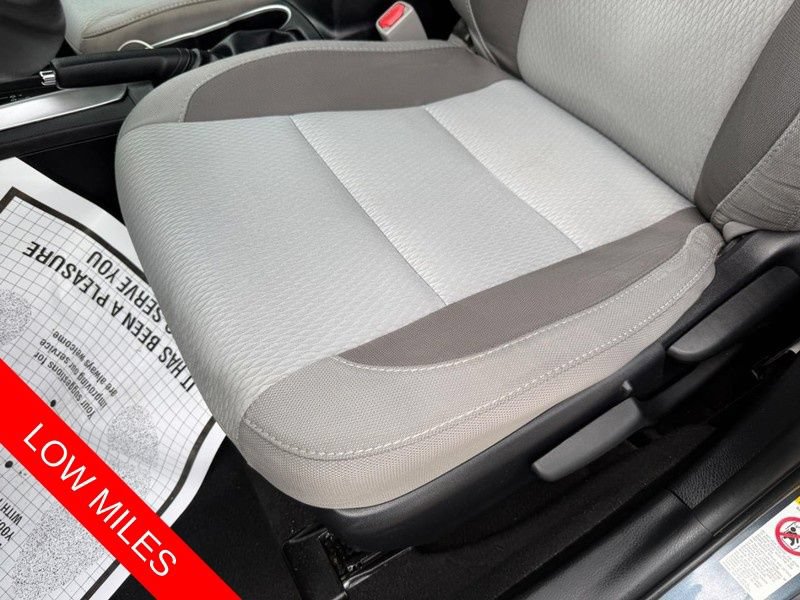 Used 2018 Toyota Corolla LE FWD image 17