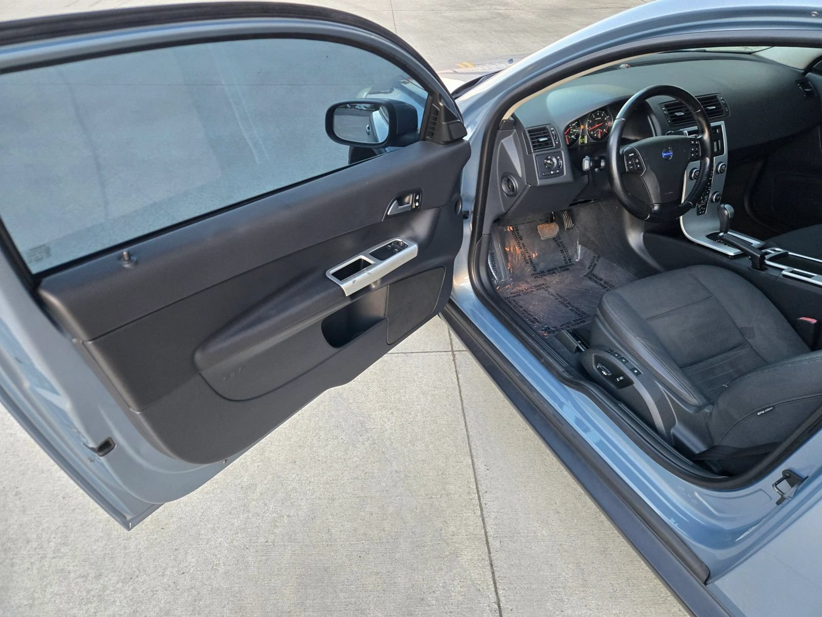 Used 2012 Volvo C30 FWD image 10
