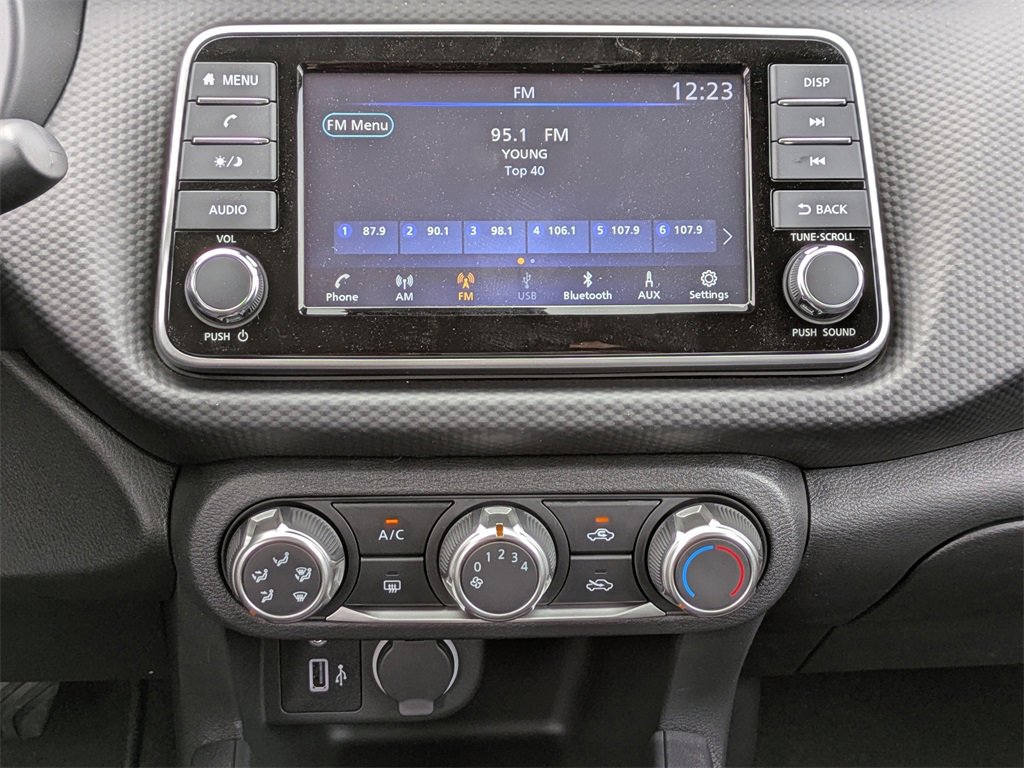 New 2025 Nissan Kicks Play S image 15